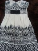 vestido branco com decote